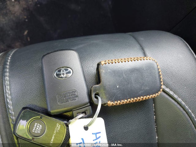 5TDJZRFH6JS889607 Toyota Highlander Se