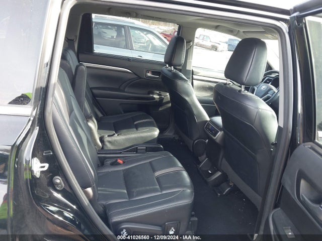 5TDJZRFH6JS889607 Toyota Highlander Se