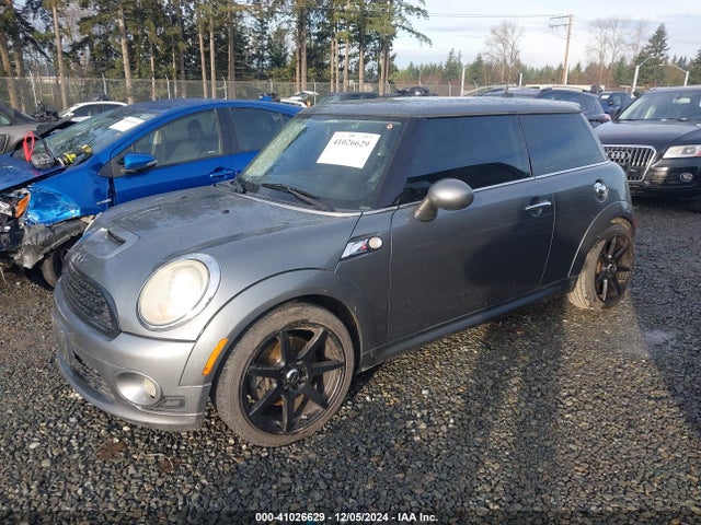 2009 MINI COOPER S WMWMF73549TW80753 Photo 1