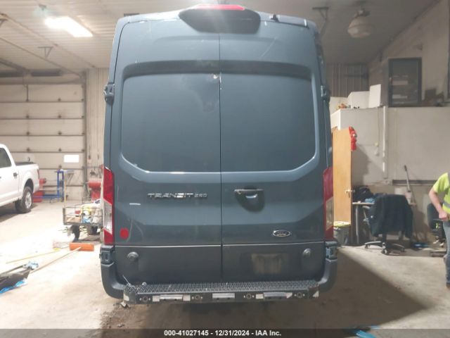 1FTBR3X89LKA72657 Ford Transit-250 Cargo Van
