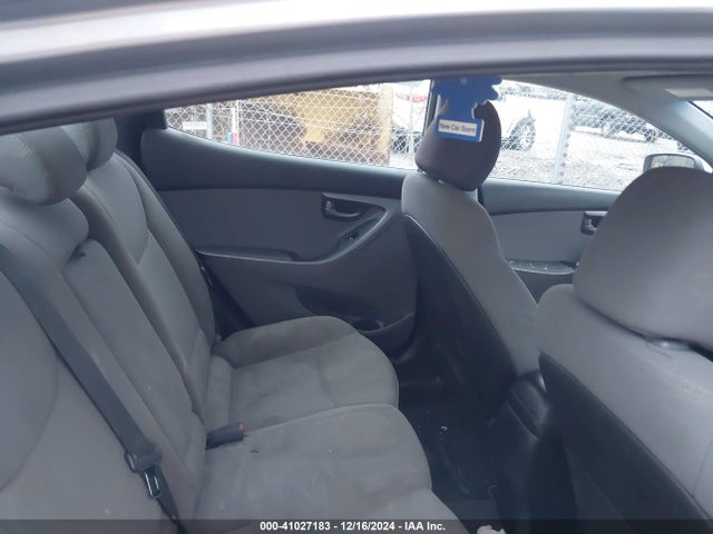5NPDH4AEXFH568182 Hyundai ELANTRA SE