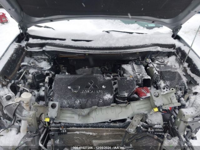 JA4AZ3A31JZ021760 Mitsubishi Outlander Le
