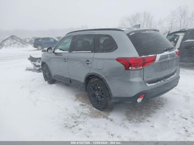 JA4AZ3A31JZ021760 Mitsubishi Outlander Le