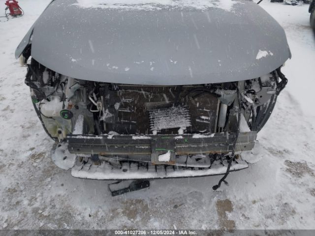 JA4AZ3A31JZ021760 Mitsubishi Outlander Le
