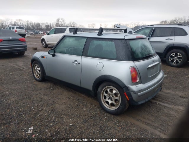 2003 MINI COOPER WMWRC33423TC48333 Photo 2