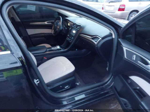 3FA6P0HD3KR247521 Ford FUSION SE