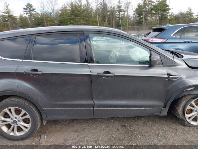Ford ESCAPE SE 2019 1FMCU9GD0KUA00554 Image 14