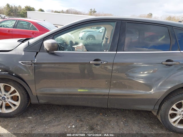 Ford ESCAPE SE 2019 1FMCU9GD0KUA00554 Image 15