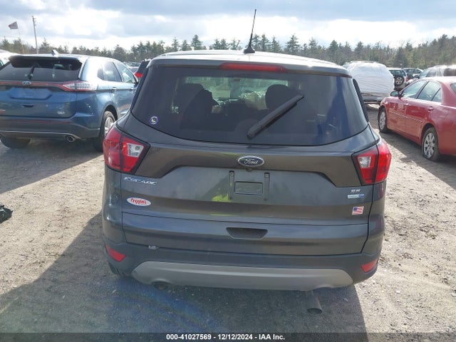 Ford ESCAPE SE 2019 1FMCU9GD0KUA00554 Image 17