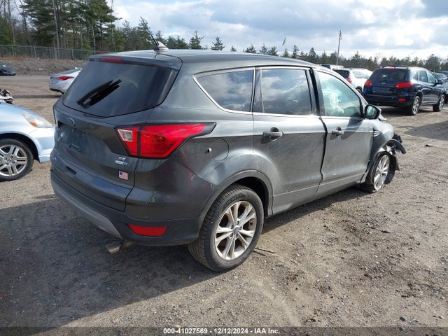 Ford ESCAPE SE 2019 1FMCU9GD0KUA00554 Image 4