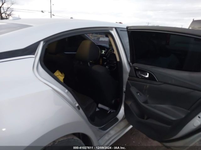 1N4AA6AV6KC360427 Nissan Maxima 3.5 S