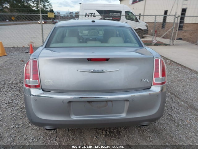 Chrysler 300C 2014 2C3CCAEGXEH312740 Image 16