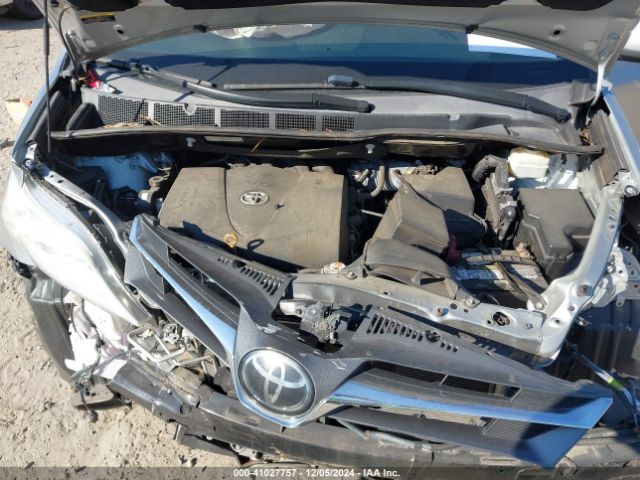5TDYZ3DC9KS016986 Toyota Sienna Xle 8 Passenger