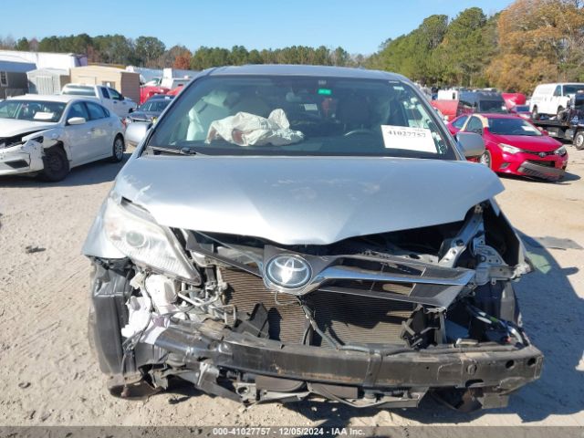 5TDYZ3DC9KS016986 Toyota Sienna Xle 8 Passenger