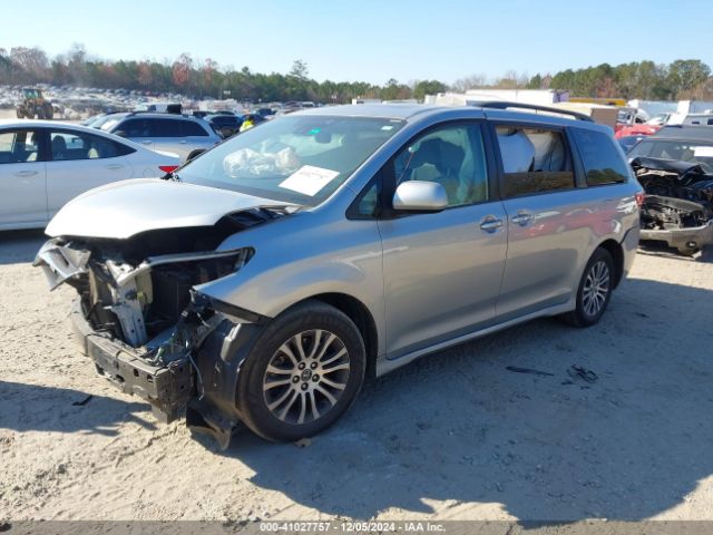 5TDYZ3DC9KS016986 Toyota Sienna Xle 8 Passenger