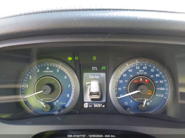 5TDYZ3DC9KS016986 Toyota Sienna Xle 8 Passenger