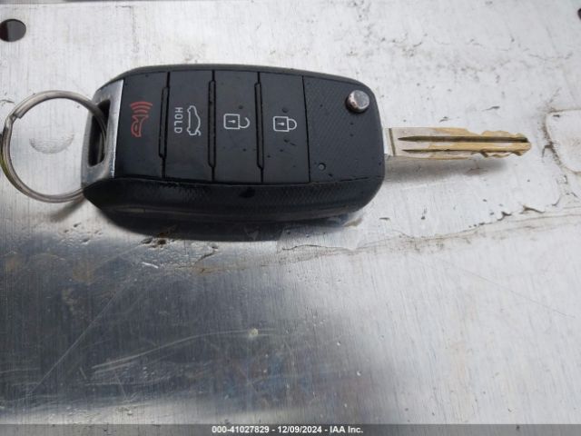 3KPFK4A75JE230567 KIA FORTE LX