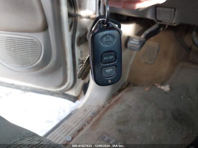 2005 TOYOTA TUNDRA 5TBBT44105S473100 Photo 10