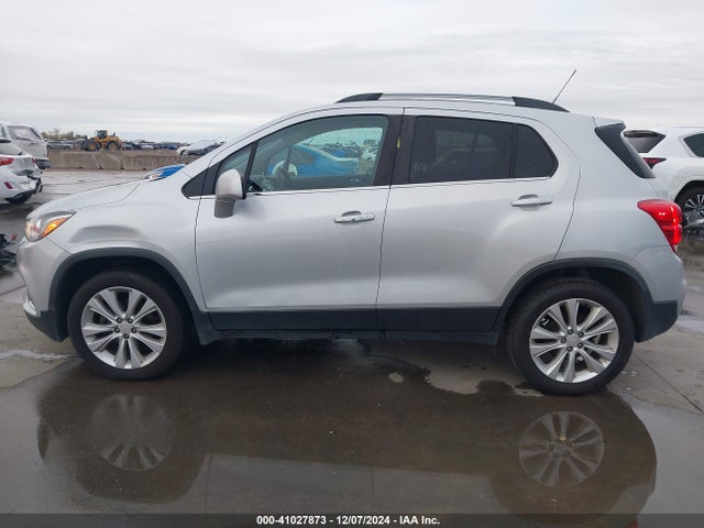 3GNCJRSB0HL195696 Chevrolet Trax Premier