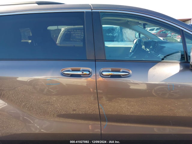 5TDYRKEC1RS191042 Toyota SIENNA XLE