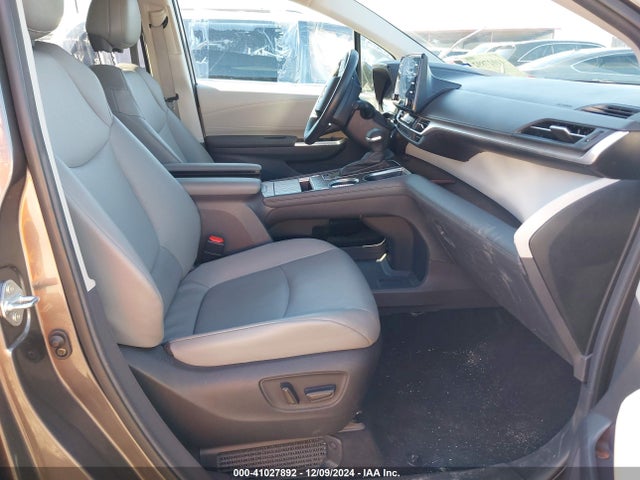 5TDYRKEC1RS191042 Toyota SIENNA XLE