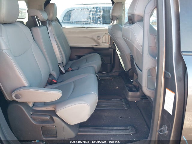 5TDYRKEC1RS191042 Toyota SIENNA XLE