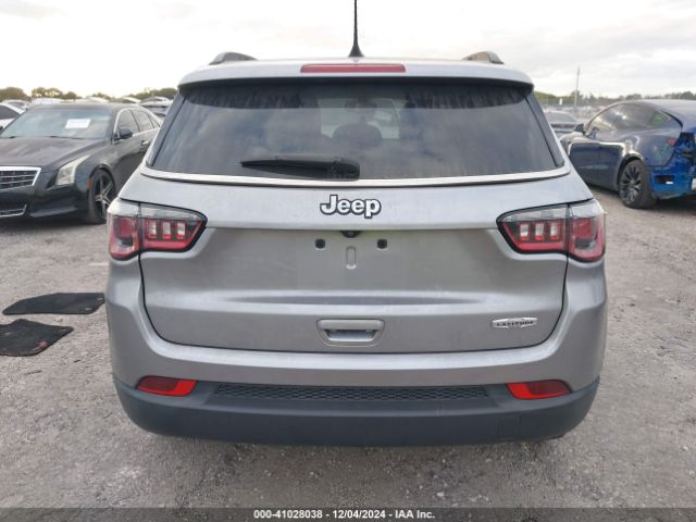 3C4NJCBB9KT686242 Jeep Compass Latitude Fwd