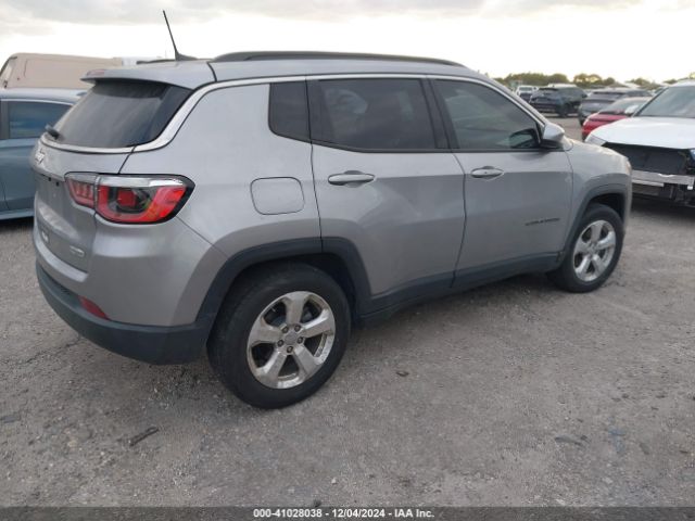 3C4NJCBB9KT686242 Jeep Compass Latitude Fwd
