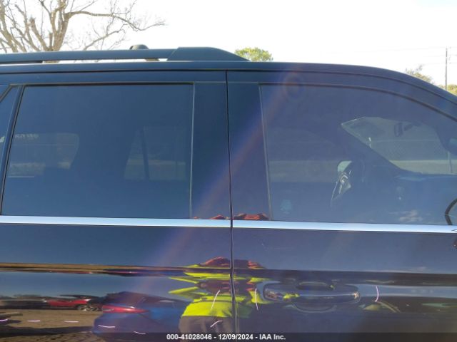 1FMJU1HT2JEA55210 Ford Expedition Xlt