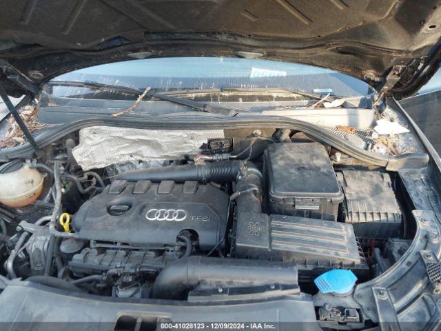 WA1BCCFS2HR009911 Audi Q3 2.0t Premium