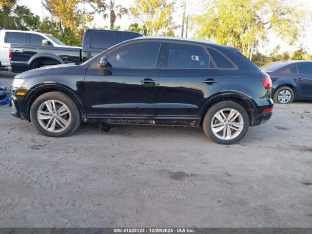 WA1BCCFS2HR009911 Audi Q3 2.0t Premium