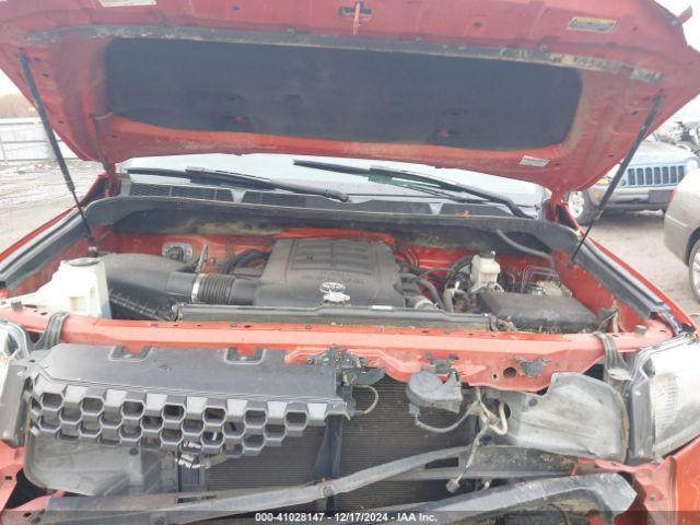 5TFDW5F12JX730577 Toyota Tundra Sr5 5.7l V8