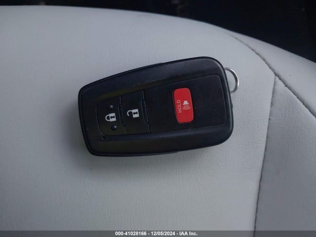 JTDKARFU8K3082484 Toyota Prius Limited