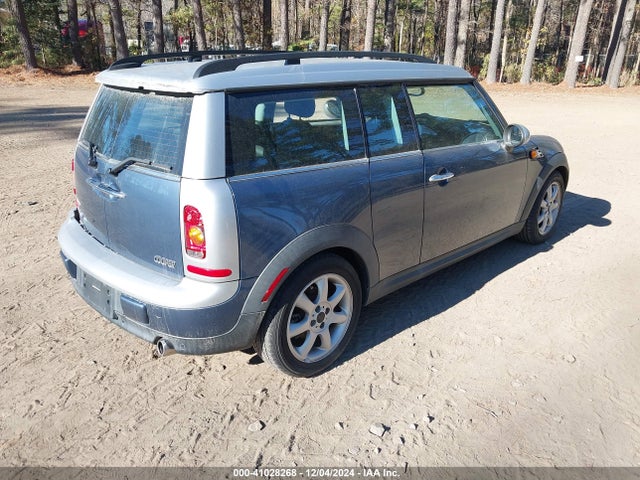 2010 MINI COOPER CLUBMAN WMWML3C53ATX38163 Photo 3