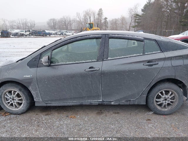 Toyota Prius Two Eco 2018 JTDKARFU6J3066959 Image 15