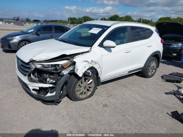 KM8J33A4XHU505767 Hyundai TUCSON SE