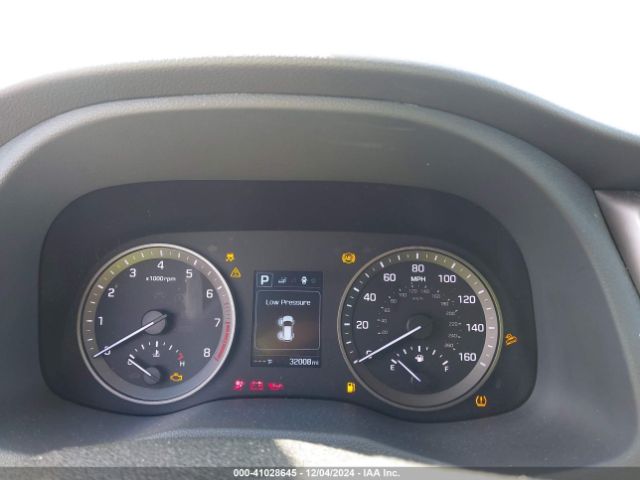 KM8J33A4XHU505767 Hyundai TUCSON SE