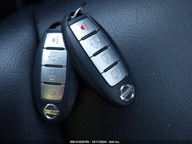 5N1AZ2MH3JN121059 Nissan MURANO SV