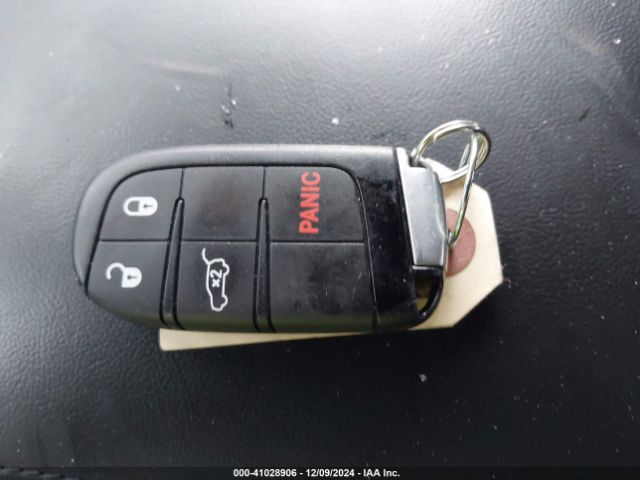 1C4RJFAG2LC335945 Jeep Grand Cherokee Laredo E 4x4