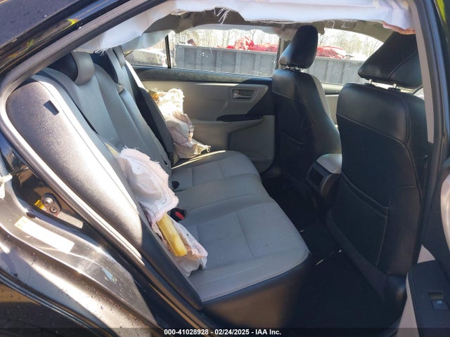 4T1BF1FK1GU152373 Toyota CAMRY SE