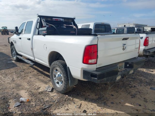 3C6UR5HJ3JG364581 RAM 2500 Tradesman  4x4 8' Box