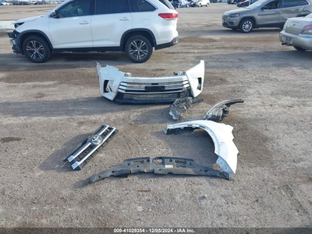 5TDZZRFH8KS352337 Toyota Highlander Le Plus