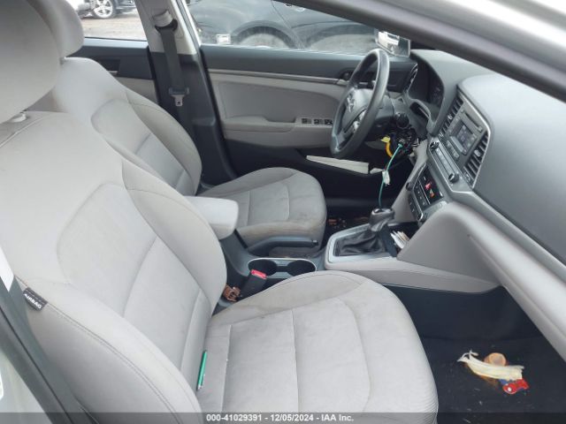 5NPD74LF0HH211279 Hyundai ELANTRA SE