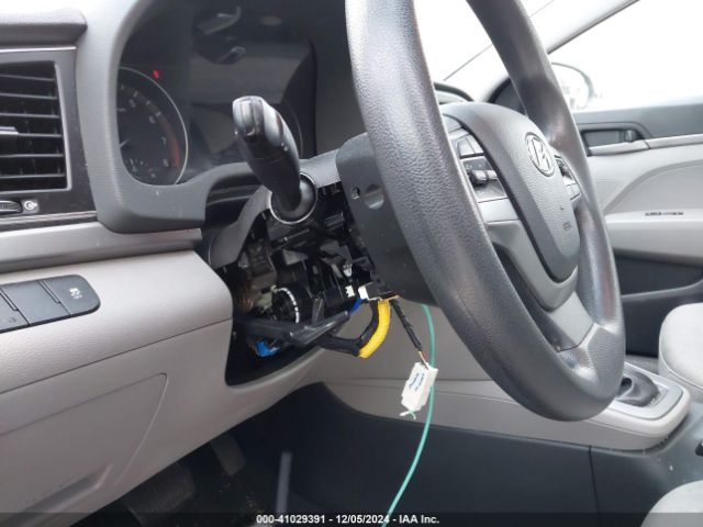 5NPD74LF0HH211279 Hyundai ELANTRA SE
