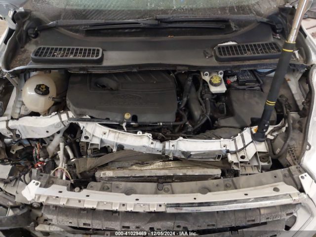 1FMCU9HD8JUB21538 Ford ESCAPE SEL