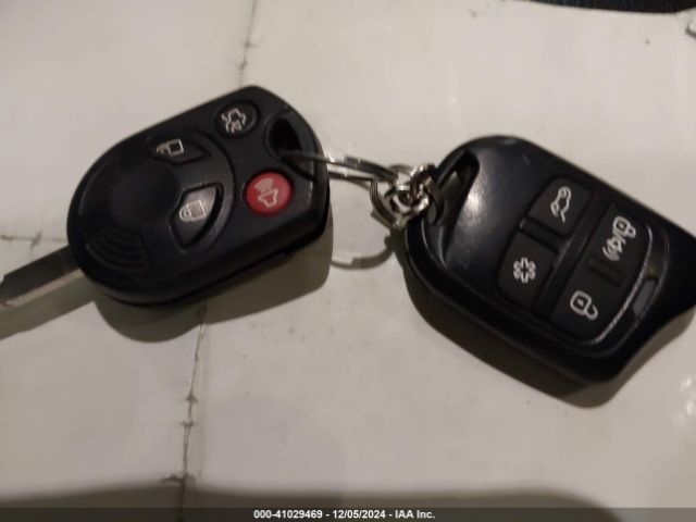 1FMCU9HD8JUB21538 Ford ESCAPE SEL