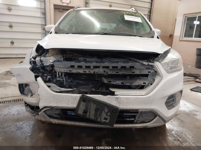 1FMCU9HD8JUB21538 Ford ESCAPE SEL
