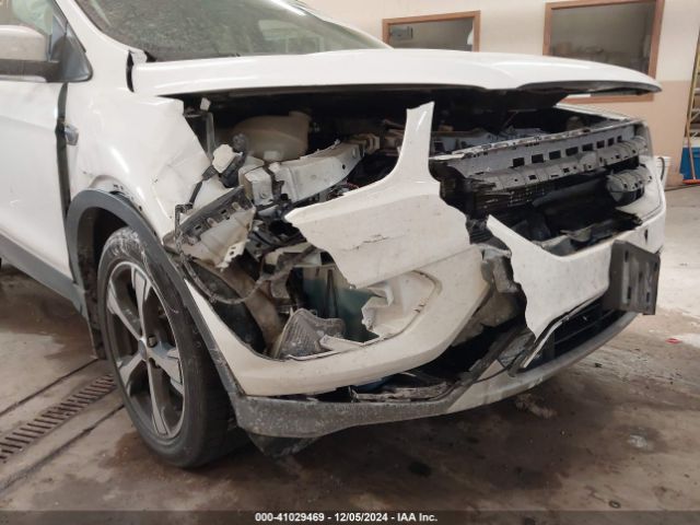 1FMCU9HD8JUB21538 Ford ESCAPE SEL