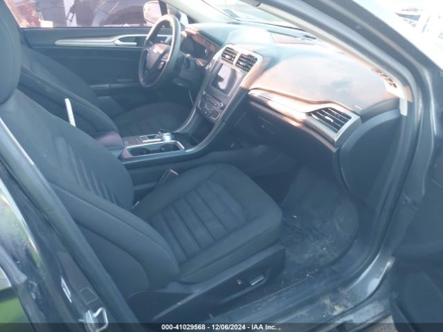 3FA6P0HD9JR276942 Ford FUSION SE
