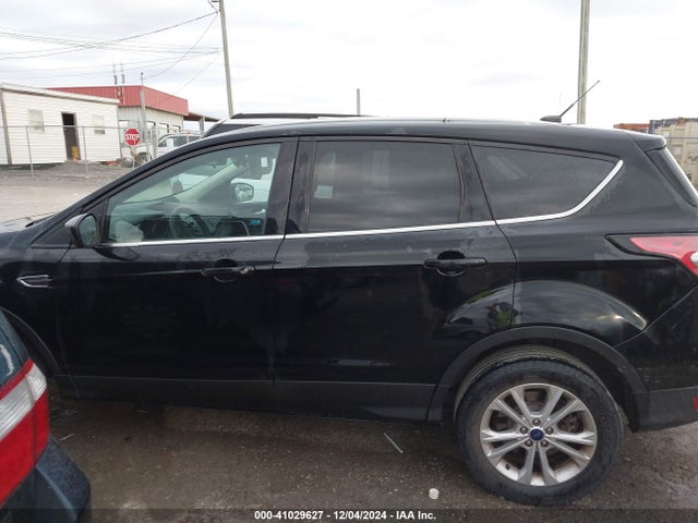 Ford ESCAPE SE 2017 1FMCU0GD5HUC39330 Image 14
